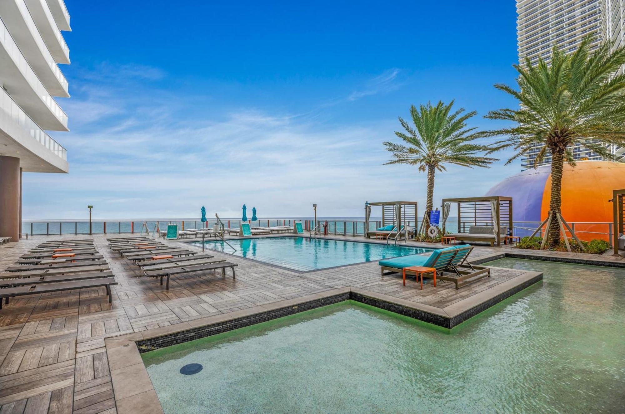 Wake Up To The Sound Of Waves In A Stylish Condo In A Luxury Resort Hollywood Zewnętrze zdjęcie