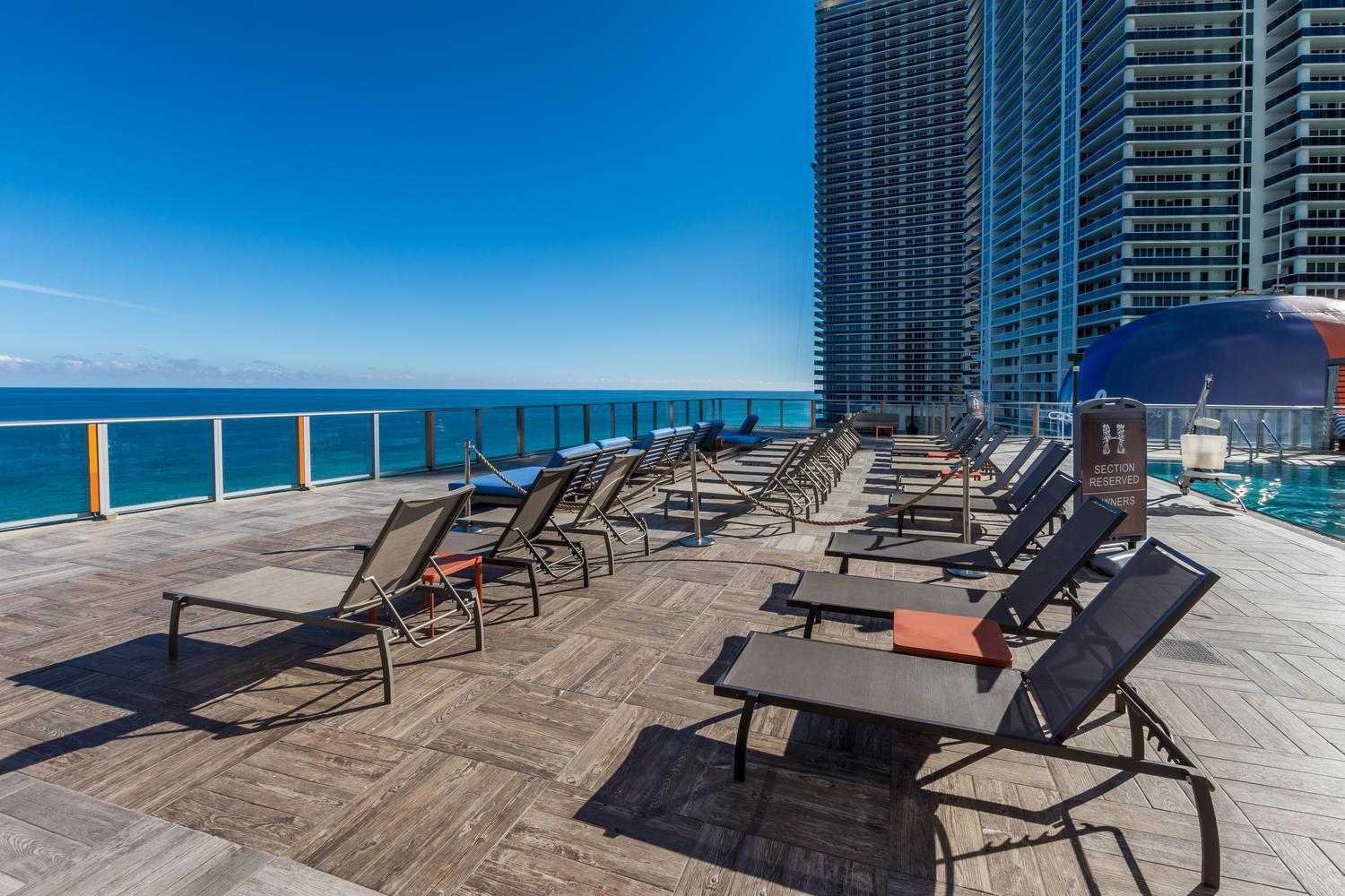 Wake Up To The Sound Of Waves In A Stylish Condo In A Luxury Resort Hollywood Zewnętrze zdjęcie